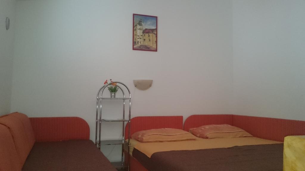 Apartments Mas-Rafaj Vir Bagian luar foto
