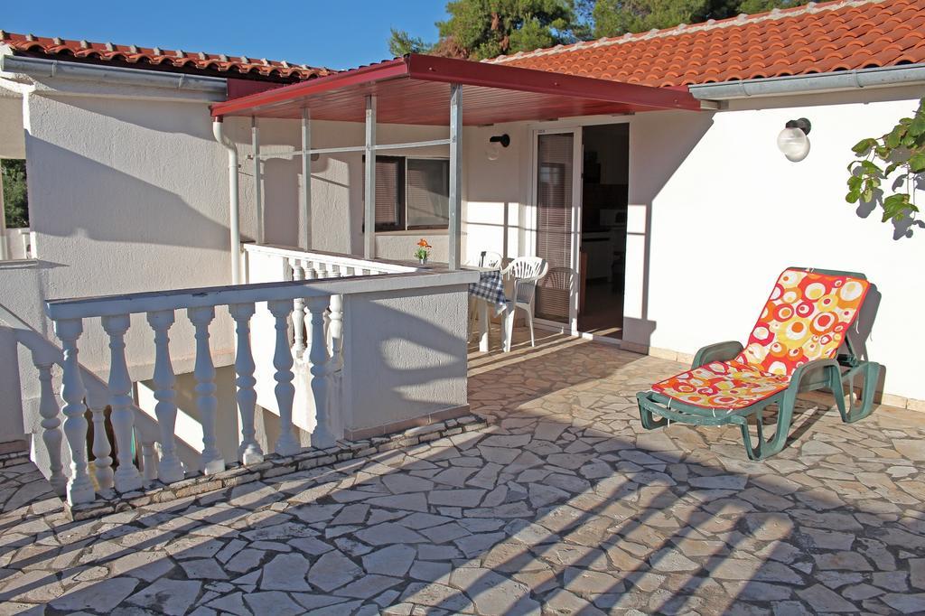 Apartments Mas-Rafaj Vir Bagian luar foto
