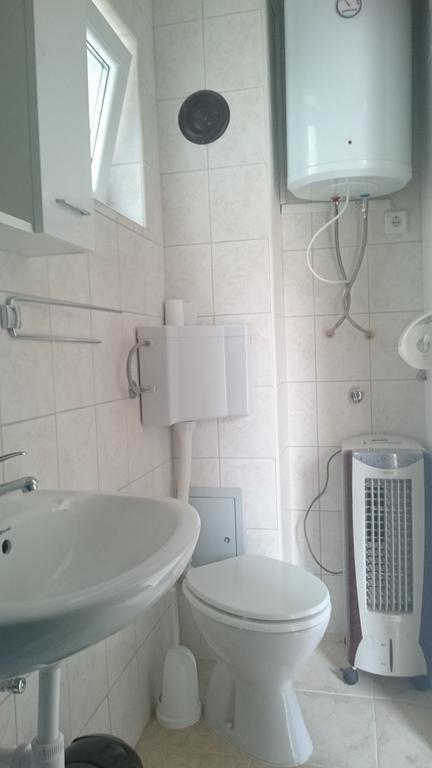Apartments Mas-Rafaj Vir Bagian luar foto