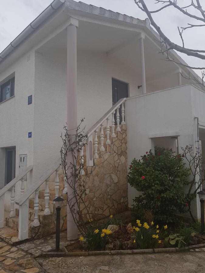 Apartments Mas-Rafaj Vir Bagian luar foto
