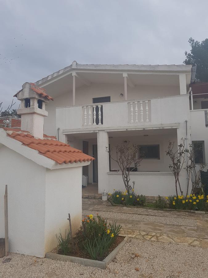 Apartments Mas-Rafaj Vir Bagian luar foto