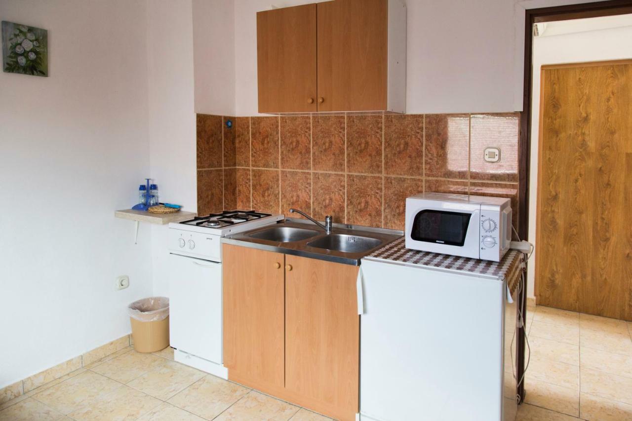 Apartments Mas-Rafaj Vir Bagian luar foto